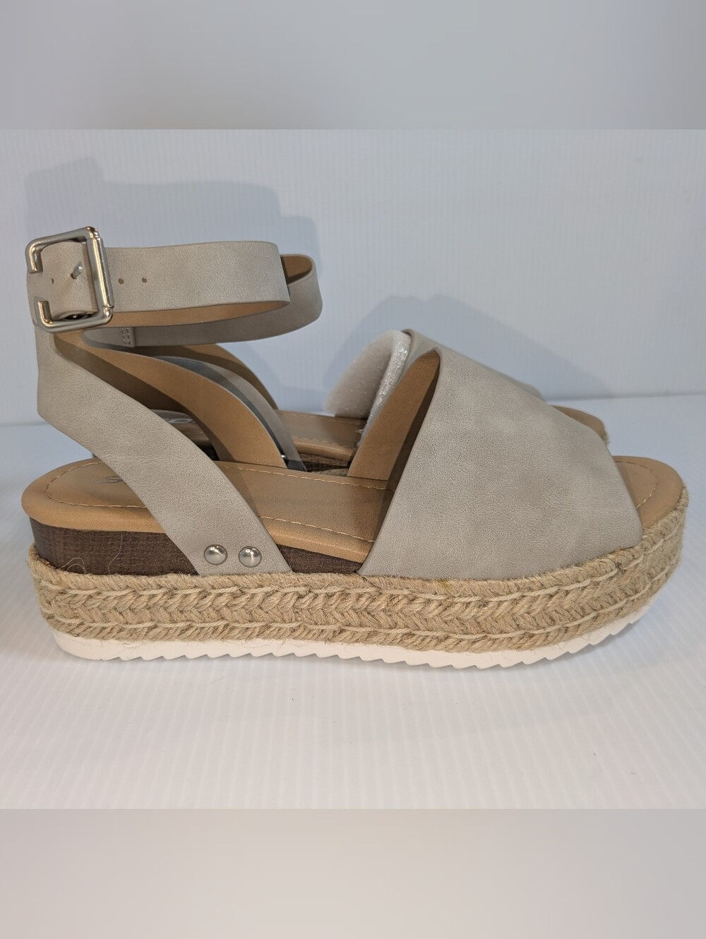 SODA Taupe Espadrille Platform Sandals Ankle Strap Women’s 7 NWOB